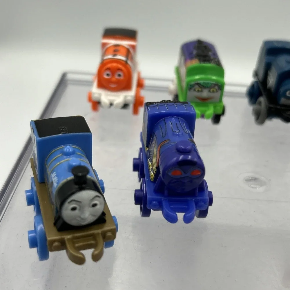 Mattel Thomas The Train & Friends Mini Halloween Set (16) Train Cars Super Heros